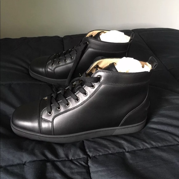 Comment below up to a size 15 - Picture 1 of 7